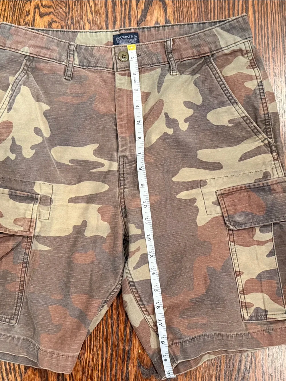 Levi Strauss & Co Two Horse Brand Men's Camo Cargo Shorts Size W30